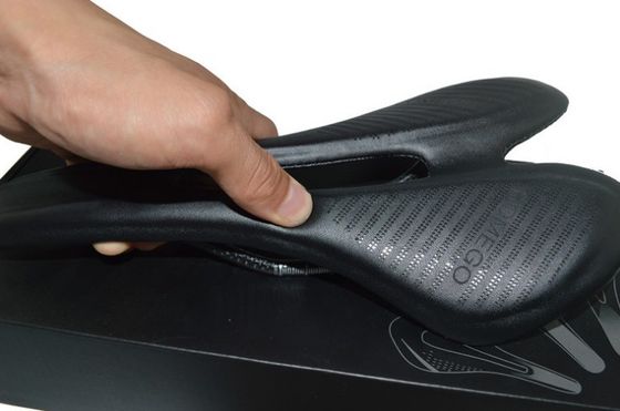 Ringan 139g Full Carbon Fiber Bike Cushion untuk Semua Musim MTB Road Bike Seat