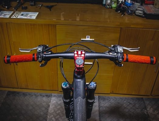 130mm * 30mm ENLEE Silica Gel Sepeda Handle Bar Grip Cocok untuk Sepeda Off-Road