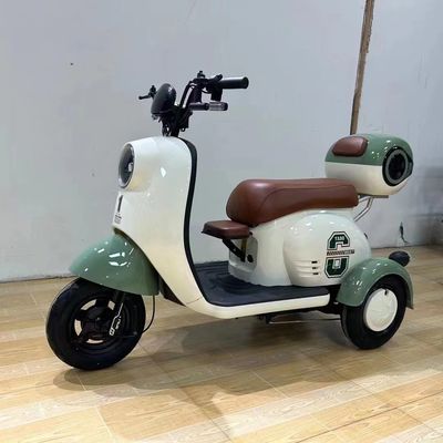 600W Motor Power 3-Wheel Scooter untuk Dewasa Belakang Hub Motor Posisi Baterai Terintegrasi